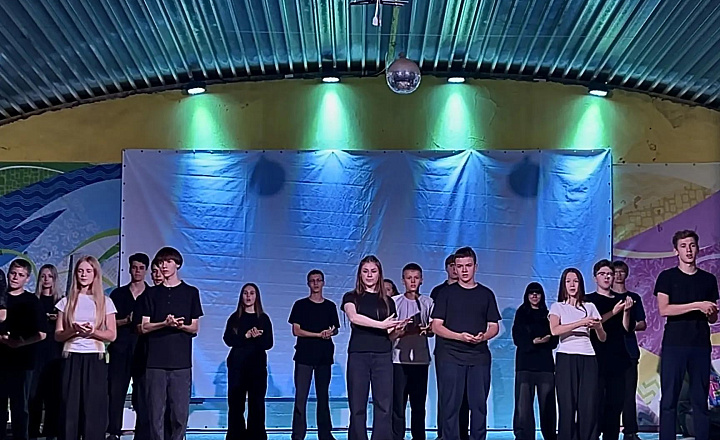 В детском лагере «Дружба» прошел фестиваль «Жестовых песен»